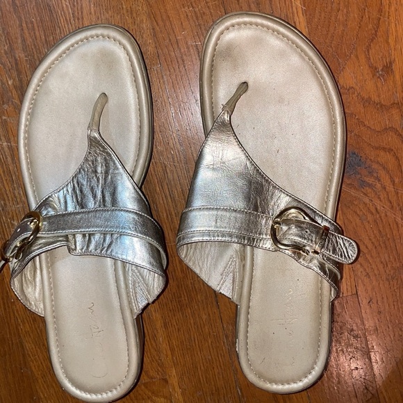 cole haan gold flip flops nike air walking shoe travel comfortable leather cute - Picture 3 of 7